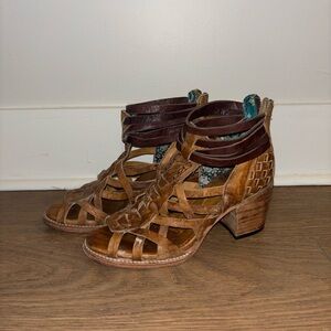 Freebird Penny Leather Cutout Booties - Size 8